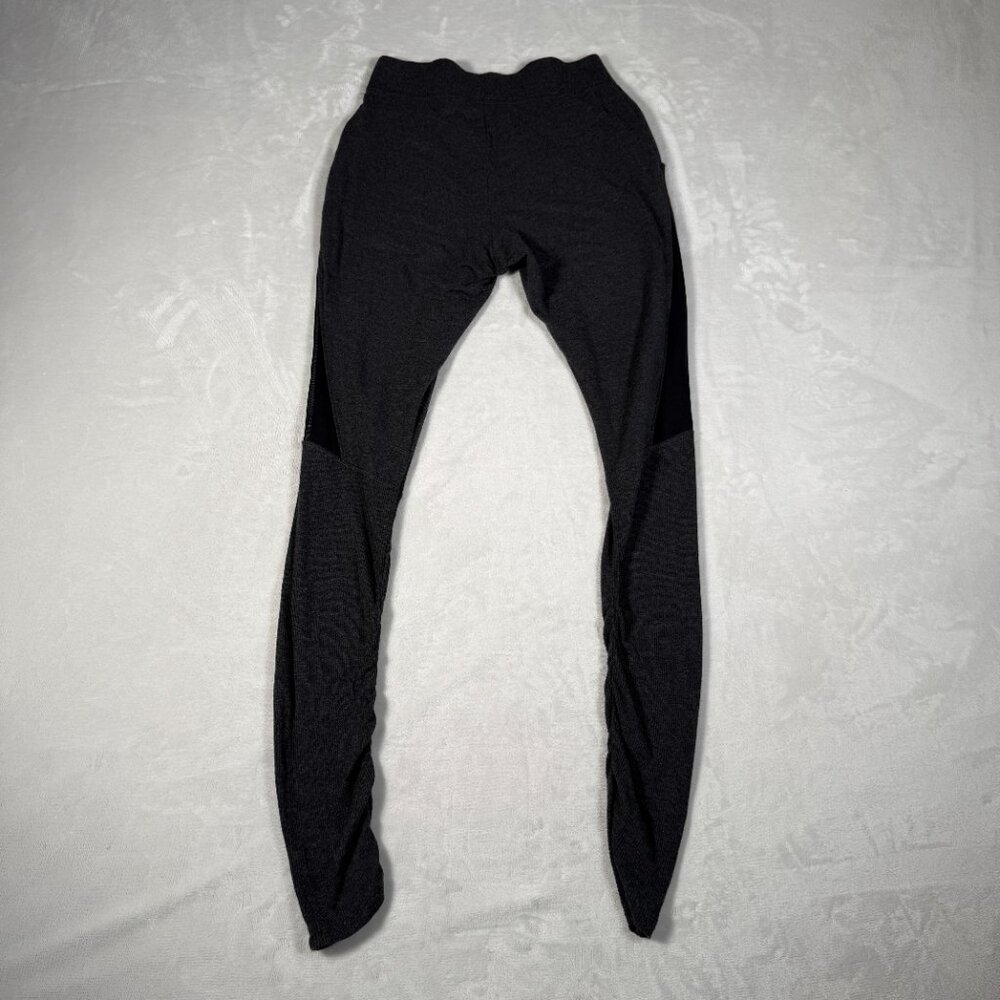 ALO Yoga Leggings Women Size XS W26 L30 Gray Stretch Mesh Legs Pockets Gym EUC - Picture 9 of 9